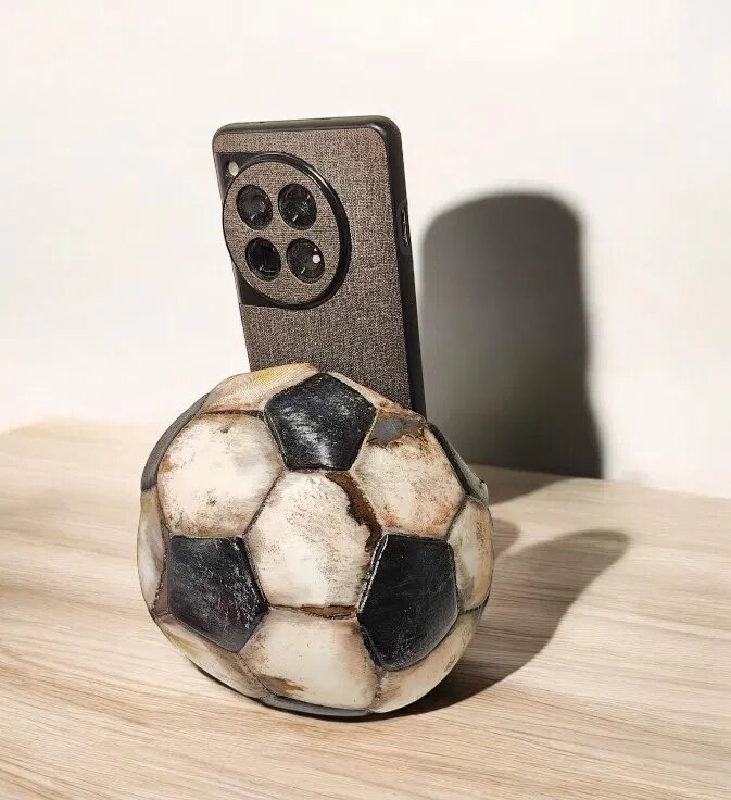Uchwyt na telefon – Retro Futbolowy Relikt (10)